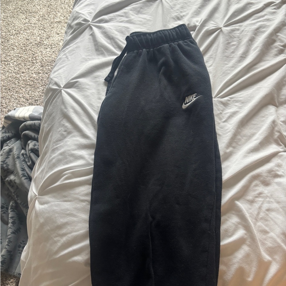 Nike Kids Black Fleece Sweatpants with Logo